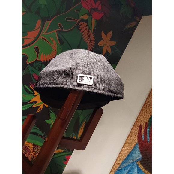 NY YANKEES New Era 59 fifty Cap Hat. Black. Size 7 3/8 - Picture 2 of 7